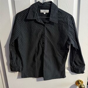🎀Women's Black Pinstripe Blouse🎀